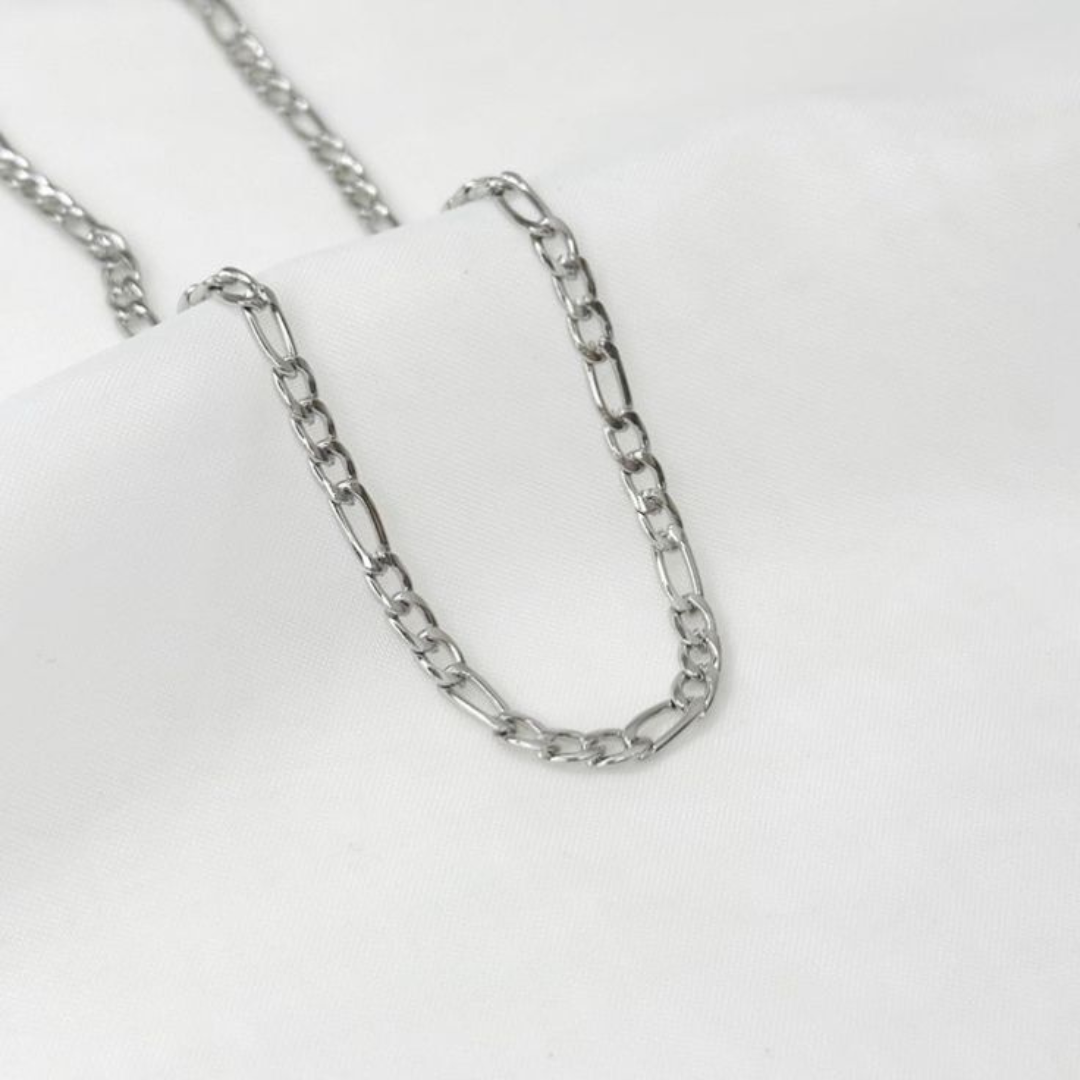 ✨ Stylish Silver Figaro Chain Necklace